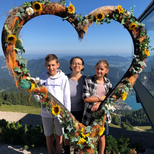 Ein Herz für den Wolfgangsee haben Miteigentümerin Dagmar Hemmer und ihre Kinder.