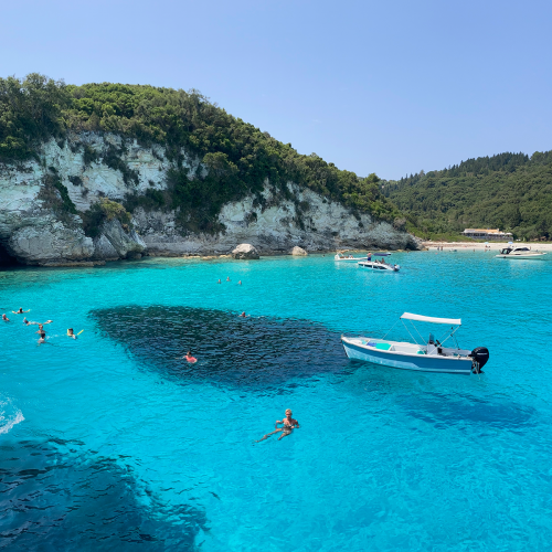 Ein Bild wie aus dem Reiseprospekt hat Junior Beraterin Iris Eibelhuber aus dem Sommerurlaub mitgebracht. Aufgenommen hat sie es auf der griechischen Insel Antipaxos.